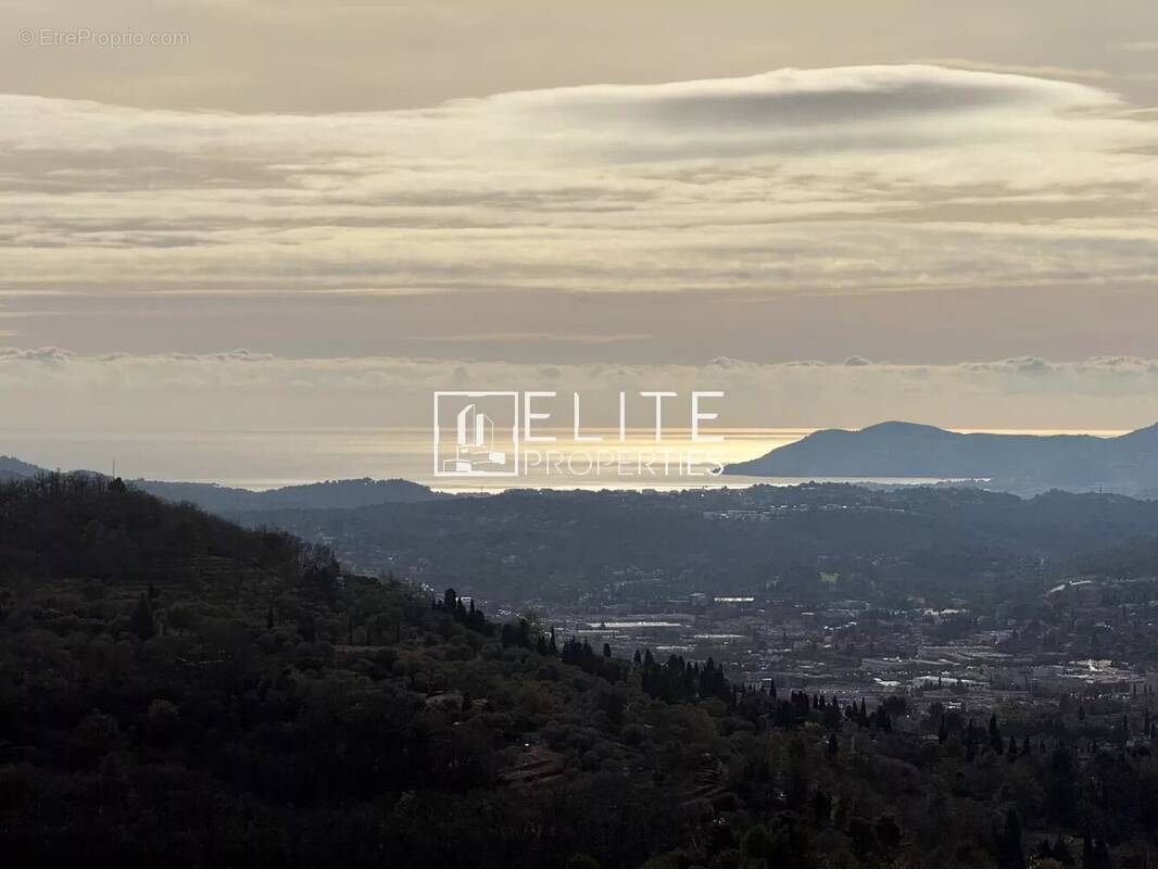 Photo Appartement à Grasse au prix de 178 400€
