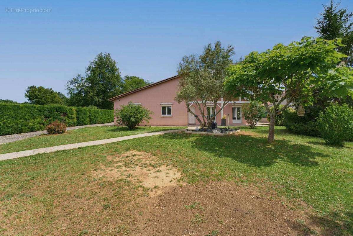 Maison de 6 pièces de 154 m² à Blésignac - photo 14