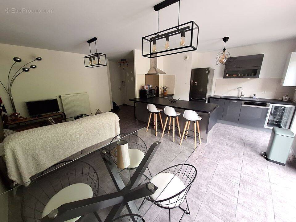Appartement à CHATEAUNEUF-SUR-ISERE