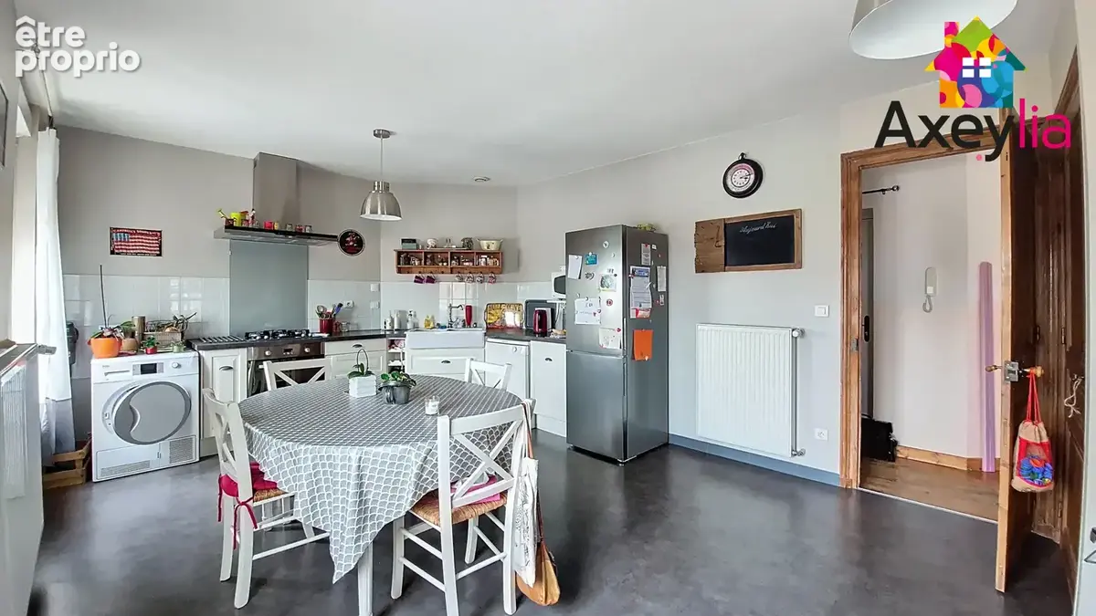 Appartement à POUILLY-SOUS-CHARLIEU
