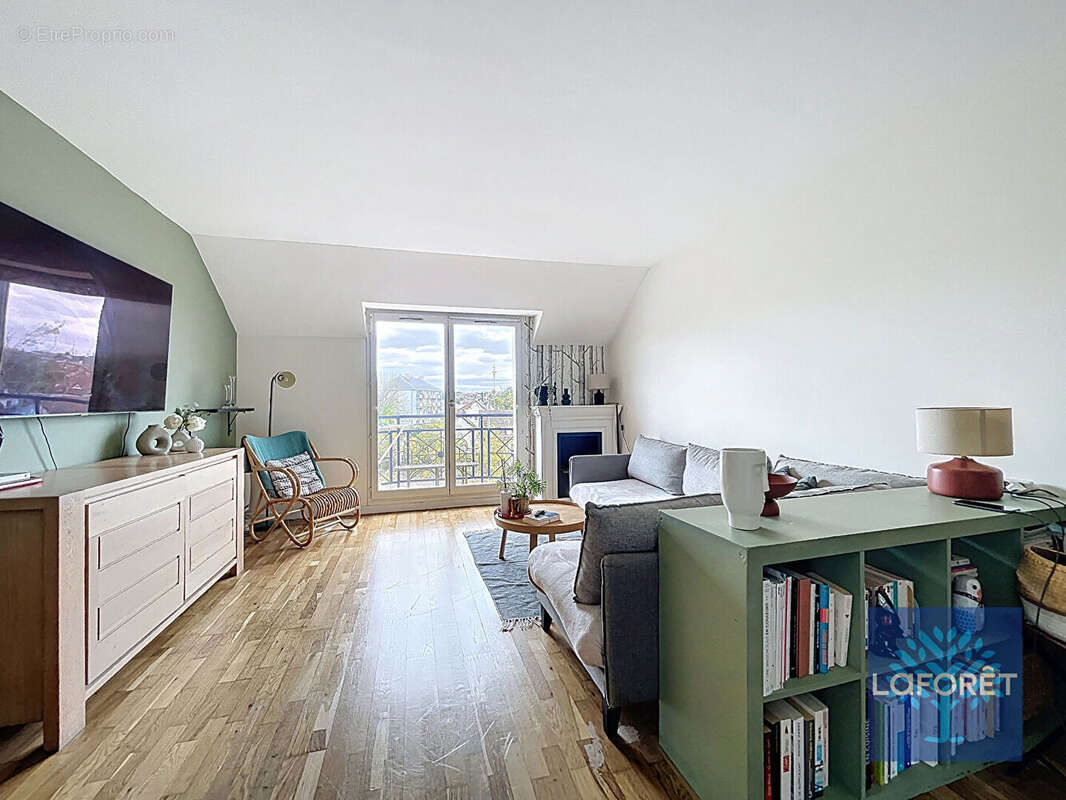 Appartement à CHILLY-MAZARIN