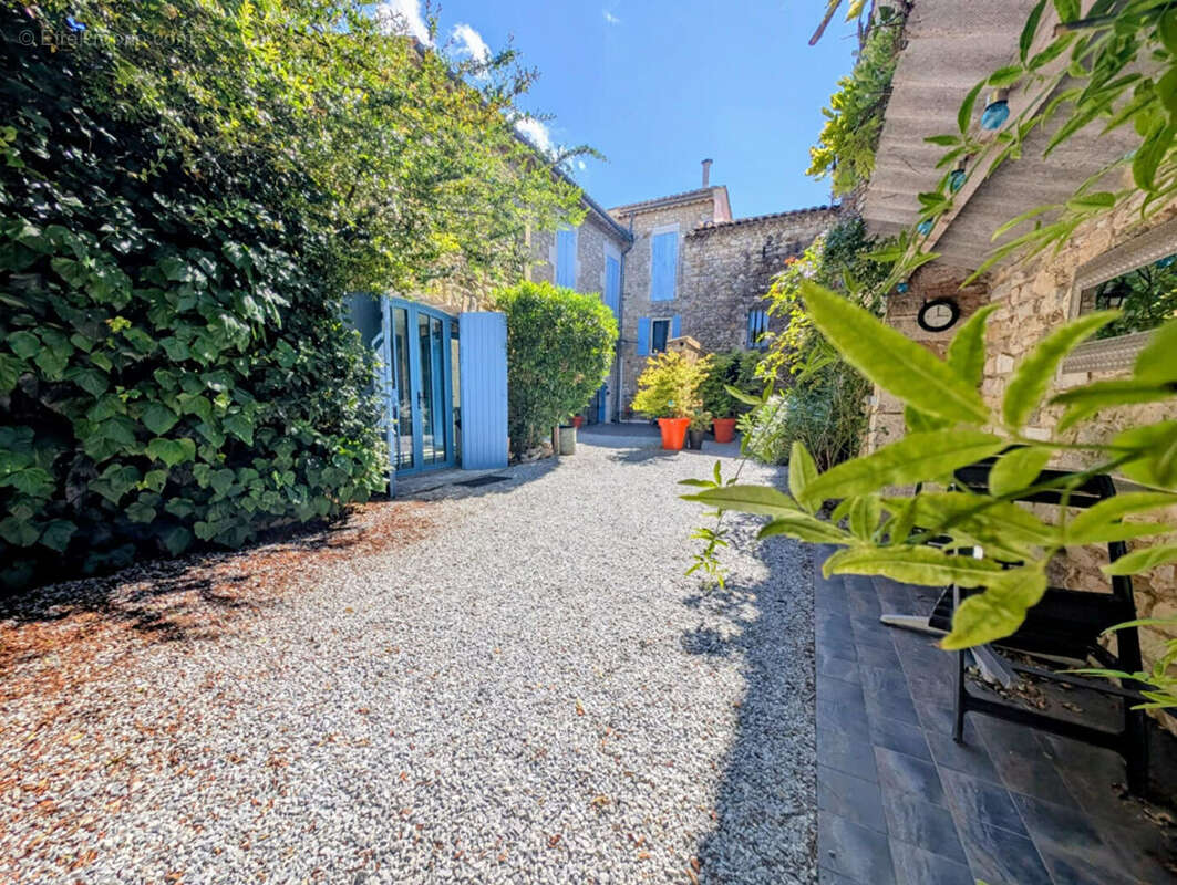 Maison à GOUDARGUES