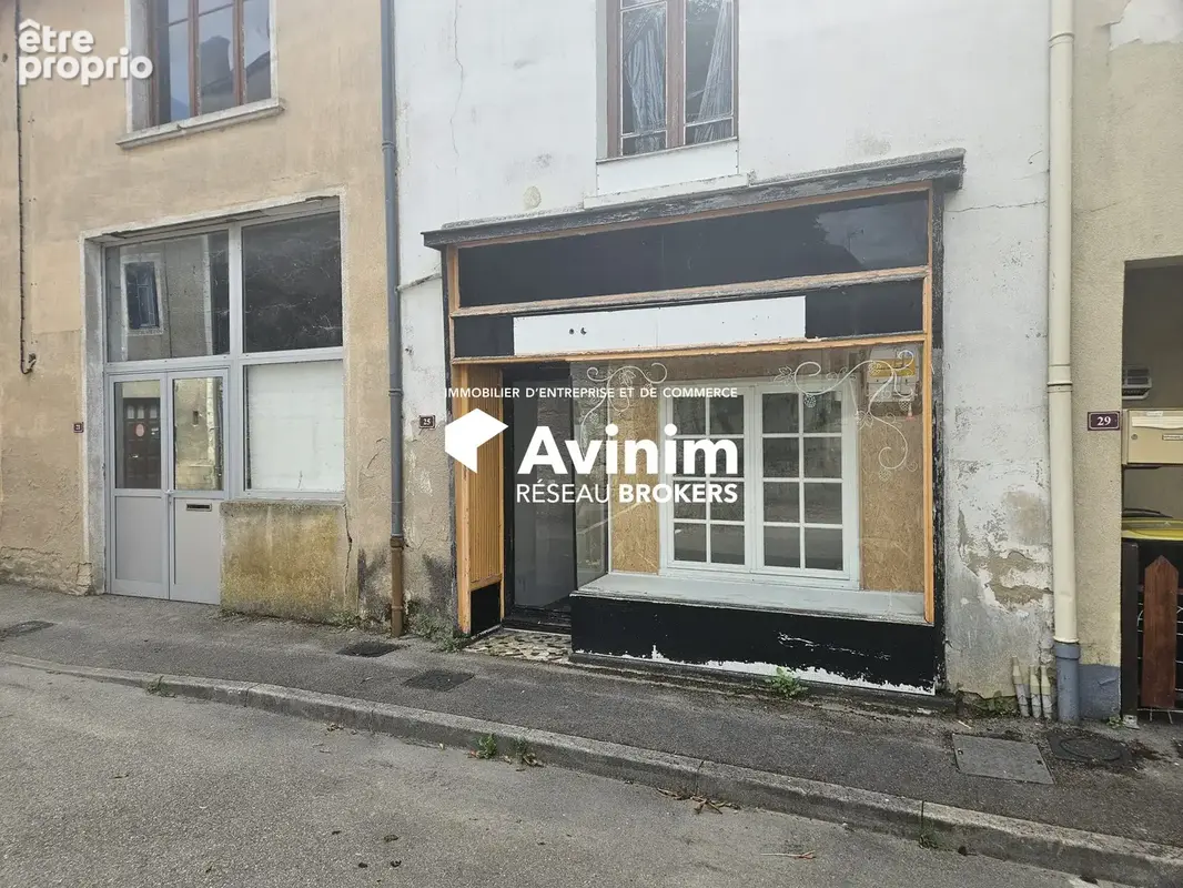 Commerce 300 m² à Saint-Julien-Sur-Reyssouze  - photo 4