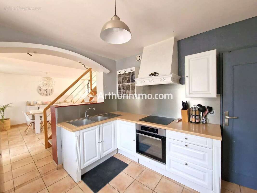 Maison à SAVIGNY-LE-TEMPLE