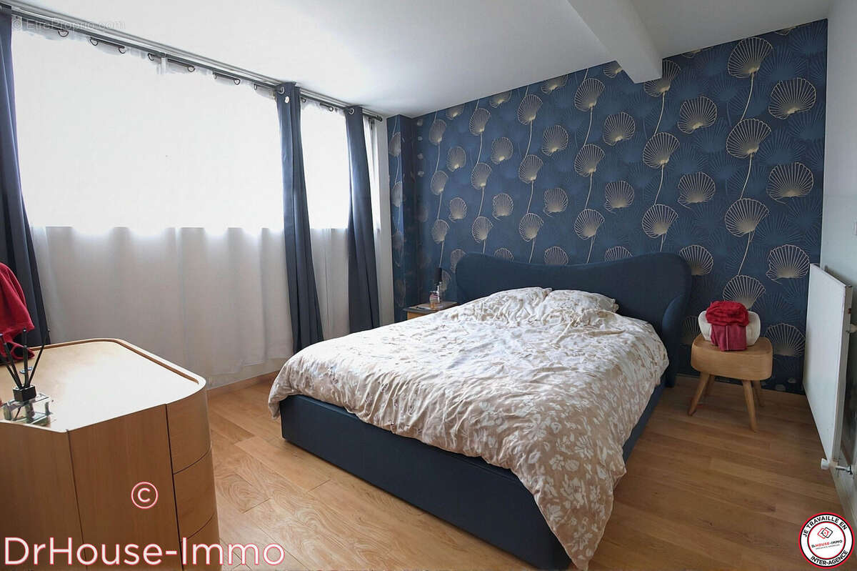 Appartement 92 m² à Fontenay-Le-Fleury  - photo 8