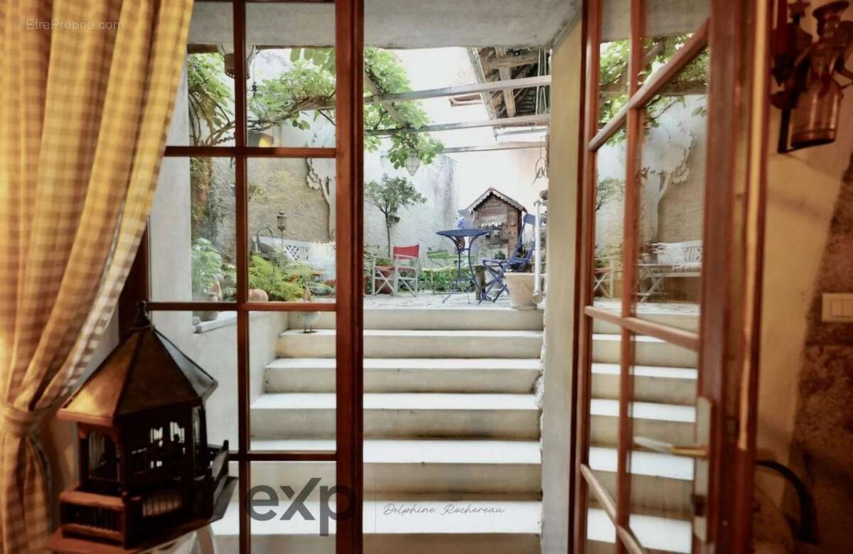 Maison à MENTHON-SAINT-BERNARD