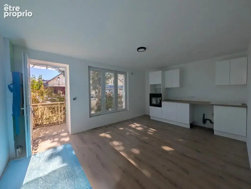Appartement à LES CLAYES-SOUS-BOIS