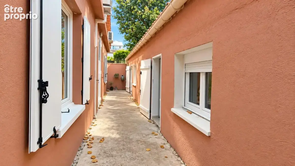 A vendre TOULON OUEST  maison de plain-pied de type 4 de 64 m² sur 304 m² de terrain - photo 8