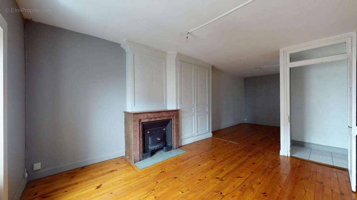 Appartement à SATHONAY-CAMP