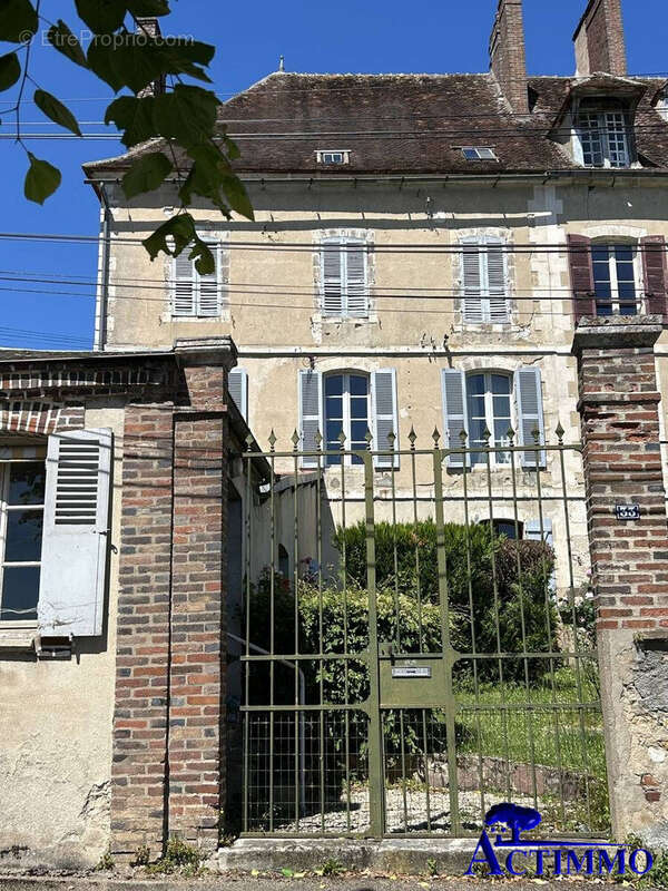 Maison à JOIGNY