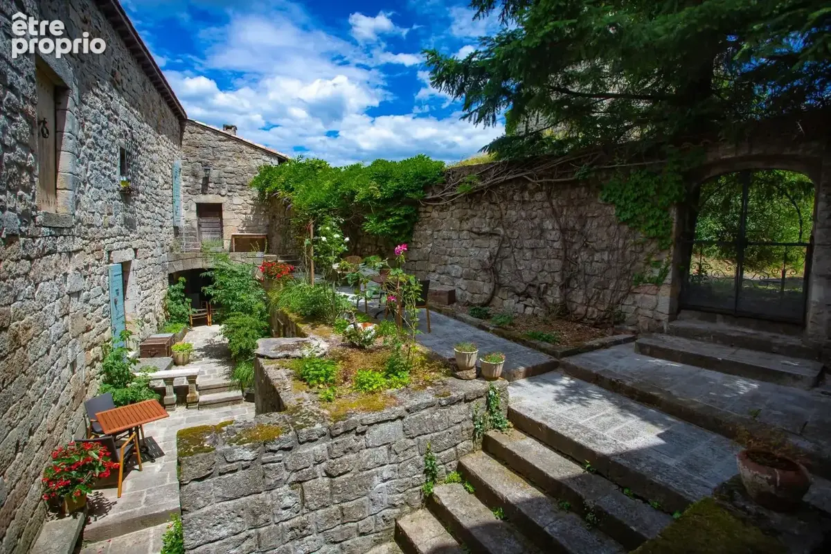 Lieu Inédit - vue 180o - Maison de maître sur promontoire - hameau médiéval - idéal accueil - piscine - photo 16