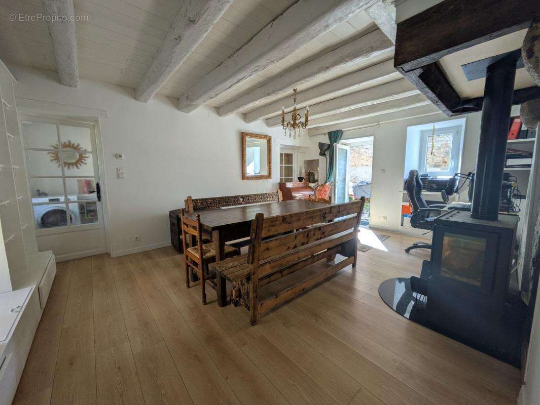 Maison en pierre avec fort potentiel - 173m -3 chambres +2 mezzanines - photo 4