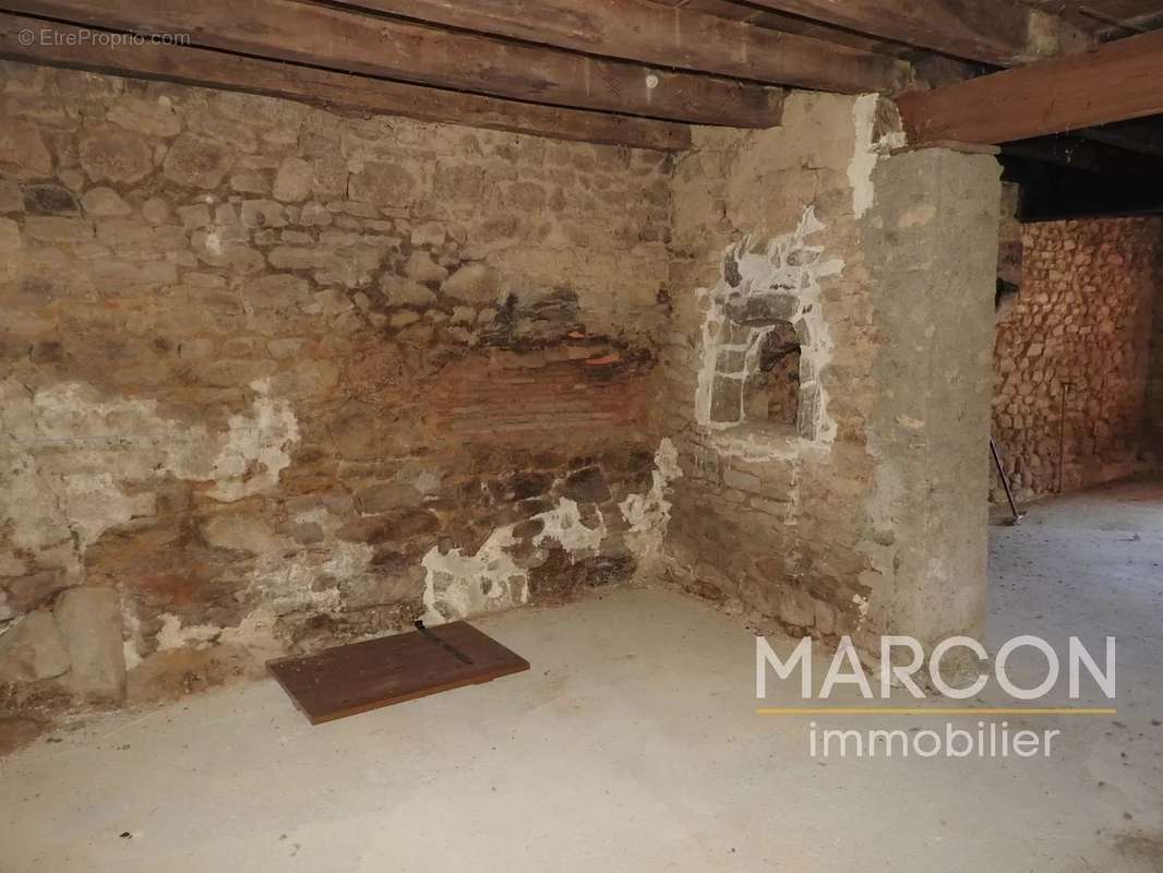 Maison à SAINT-SULPICE-LES-CHAMPS