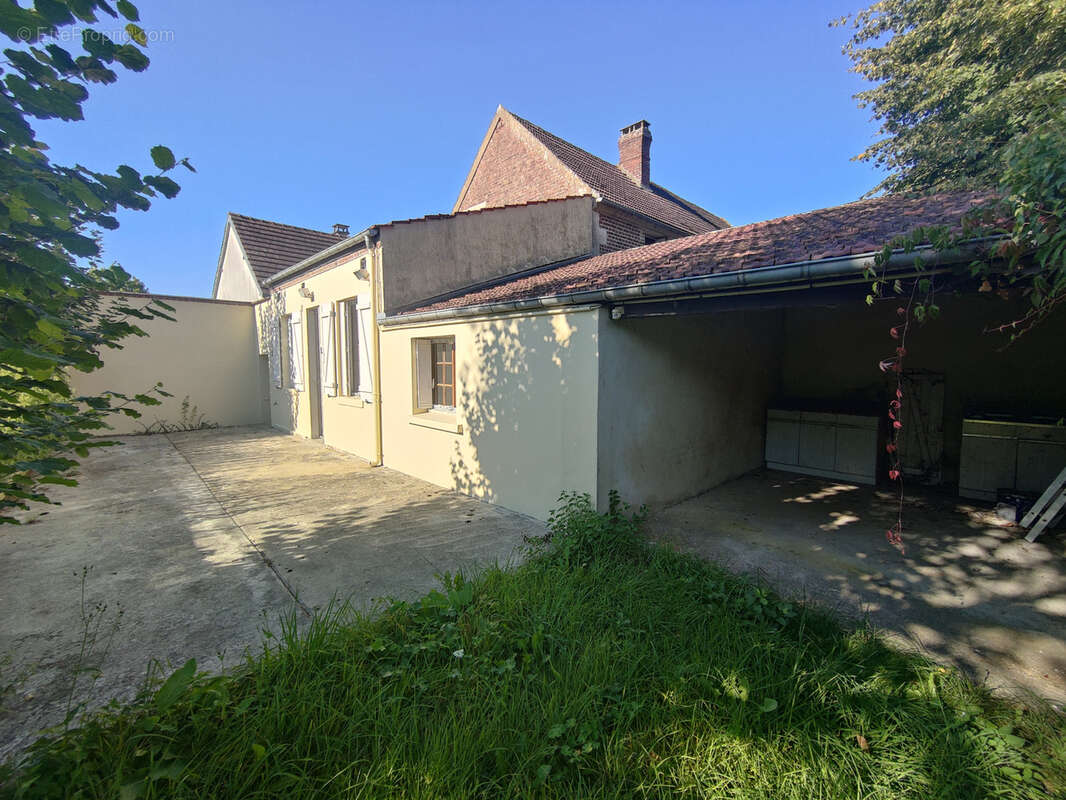 Maison à SAINTE-GENEVIEVE
