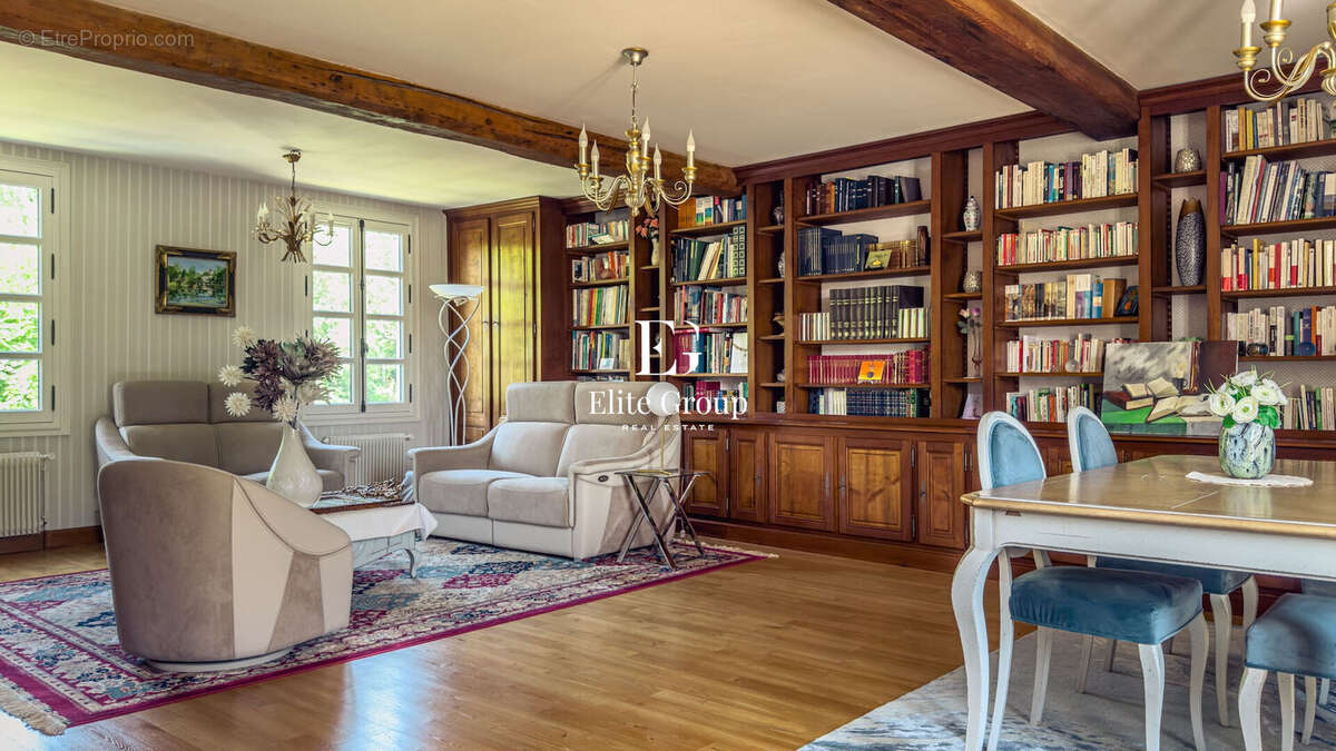 A vendre magnifique logis charentais proche de cognac - 410 m2 - 10 pièces - photo 11