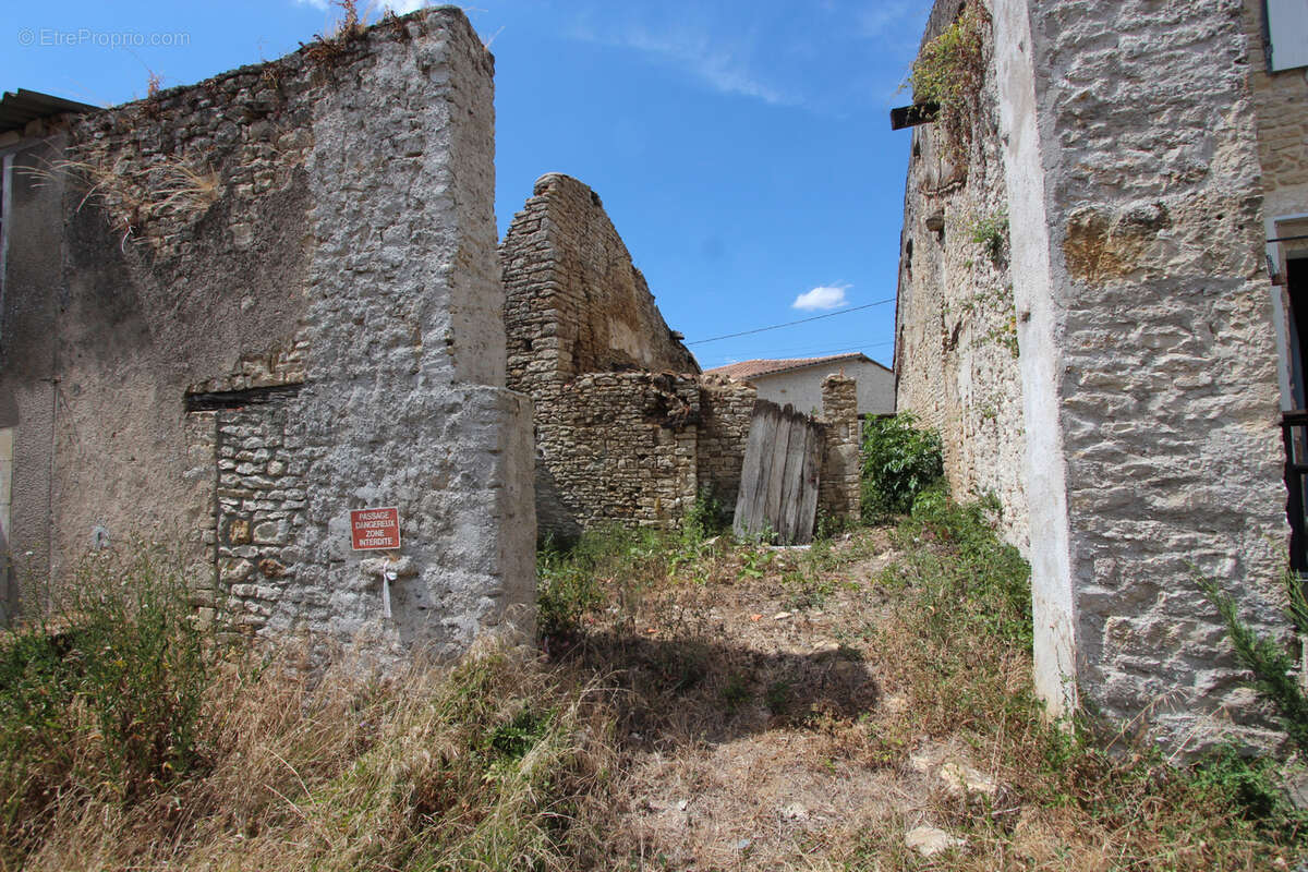 Maison avec jardin à rénover en exclusivité - photo 5