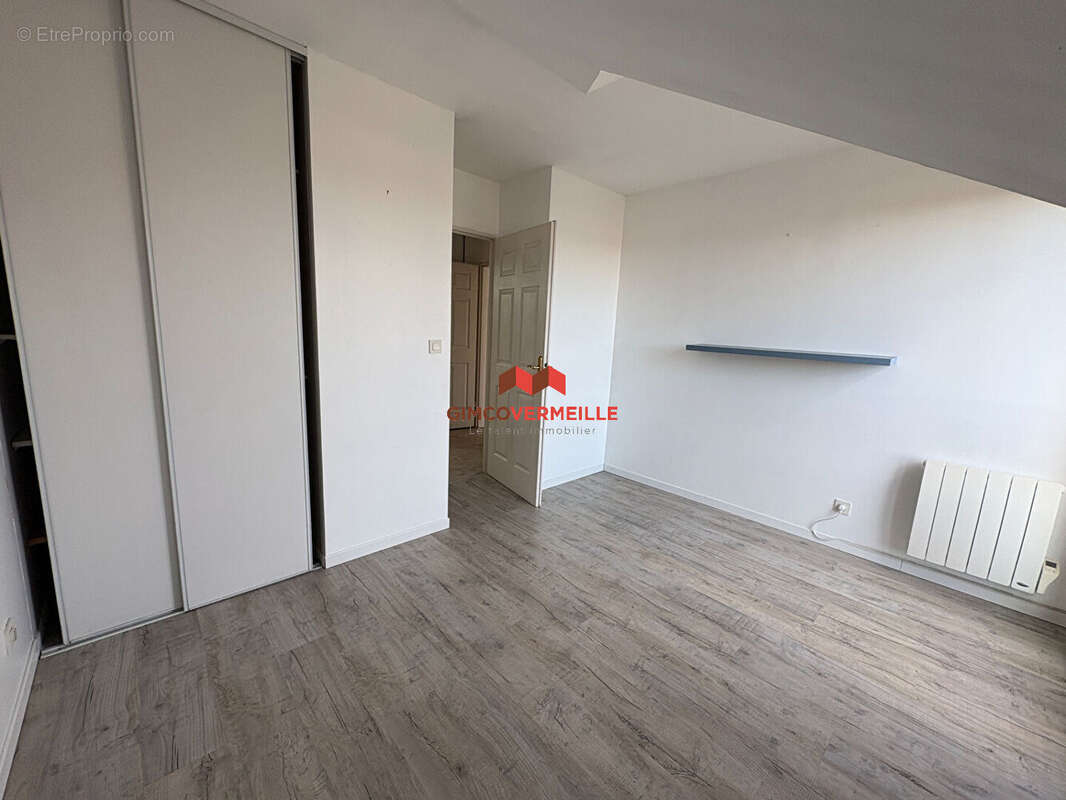 Appartement à VOISINS-LE-BRETONNEUX