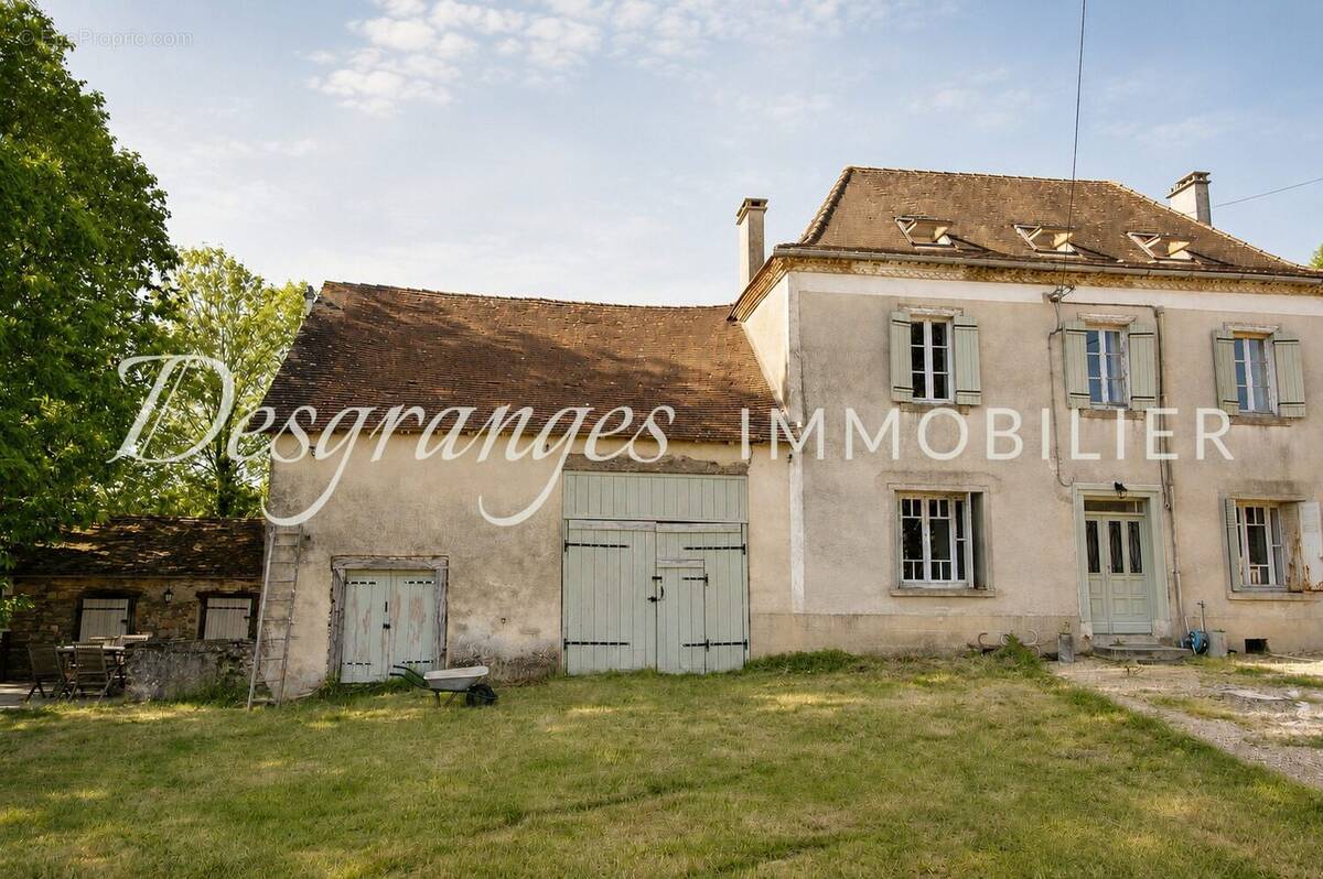 Maison à JUMILHAC-LE-GRAND