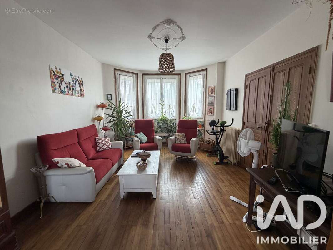 Maison 153 m² à Secondigny  - photo 2