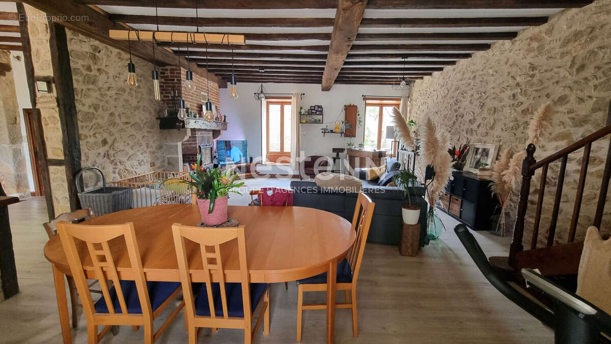 Maison à ABJAT-SUR-BANDIAT