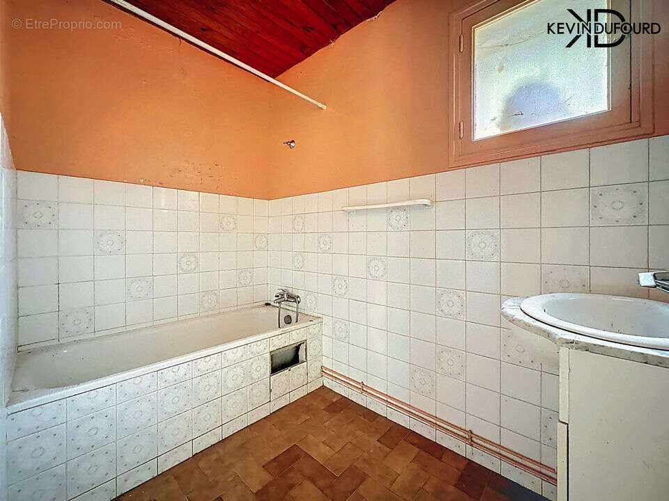 Maison à SAINT-LAURENT-SOUS-COIRON