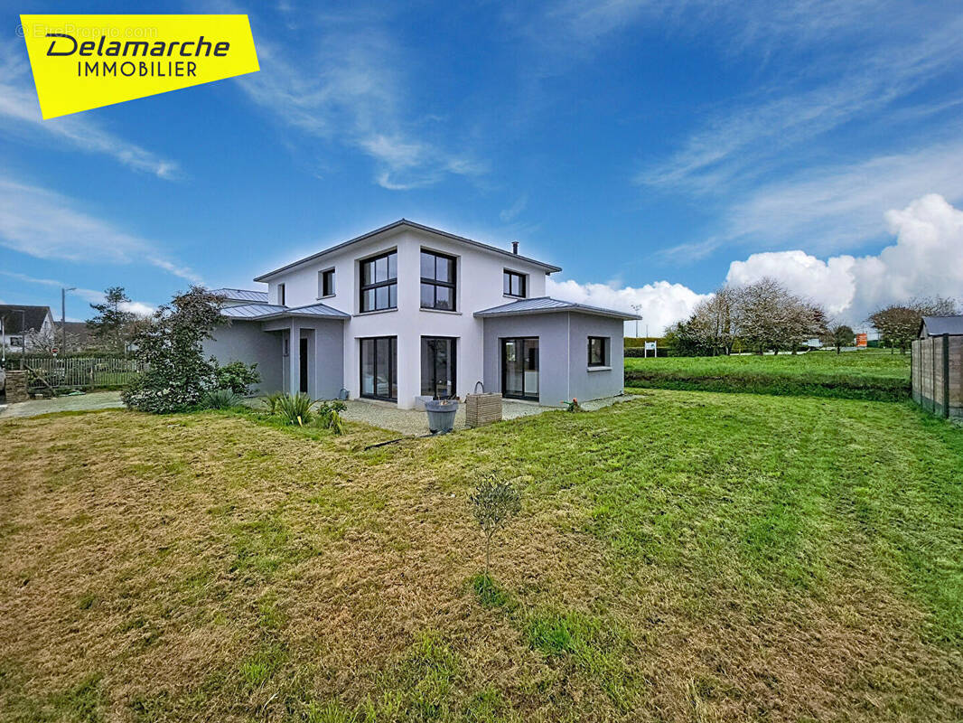 Maison à SAINT-PAIR-SUR-MER