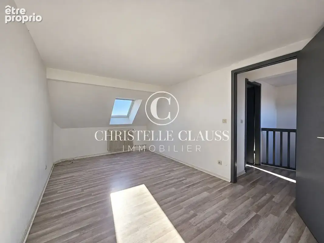 STRASBOURG - ORANGERIE - Duplex attique - 3 pièces - 80 m² - 5ème étage - Ascenseur - photo 5