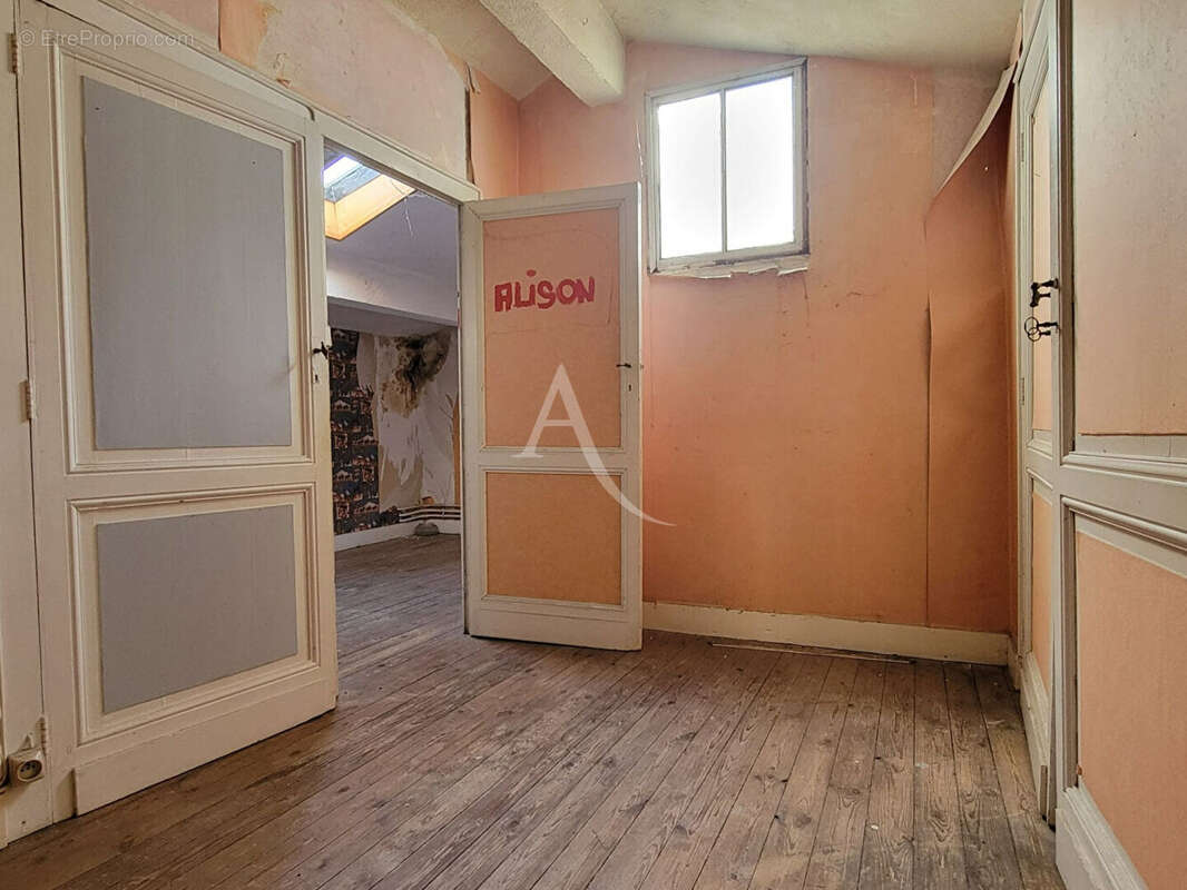 CAUDERAN PARC BORDELAIS - Maison à rénover 5 chambres - photo 14