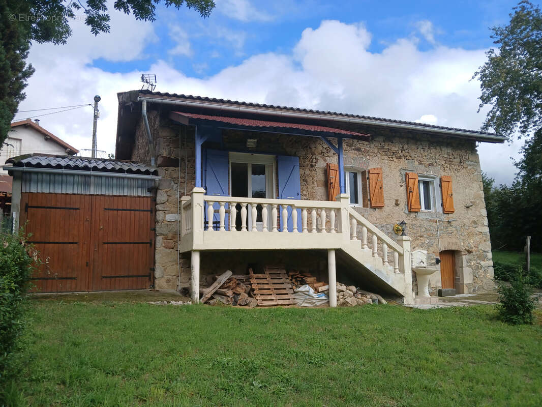 Maison à AUGEROLLES