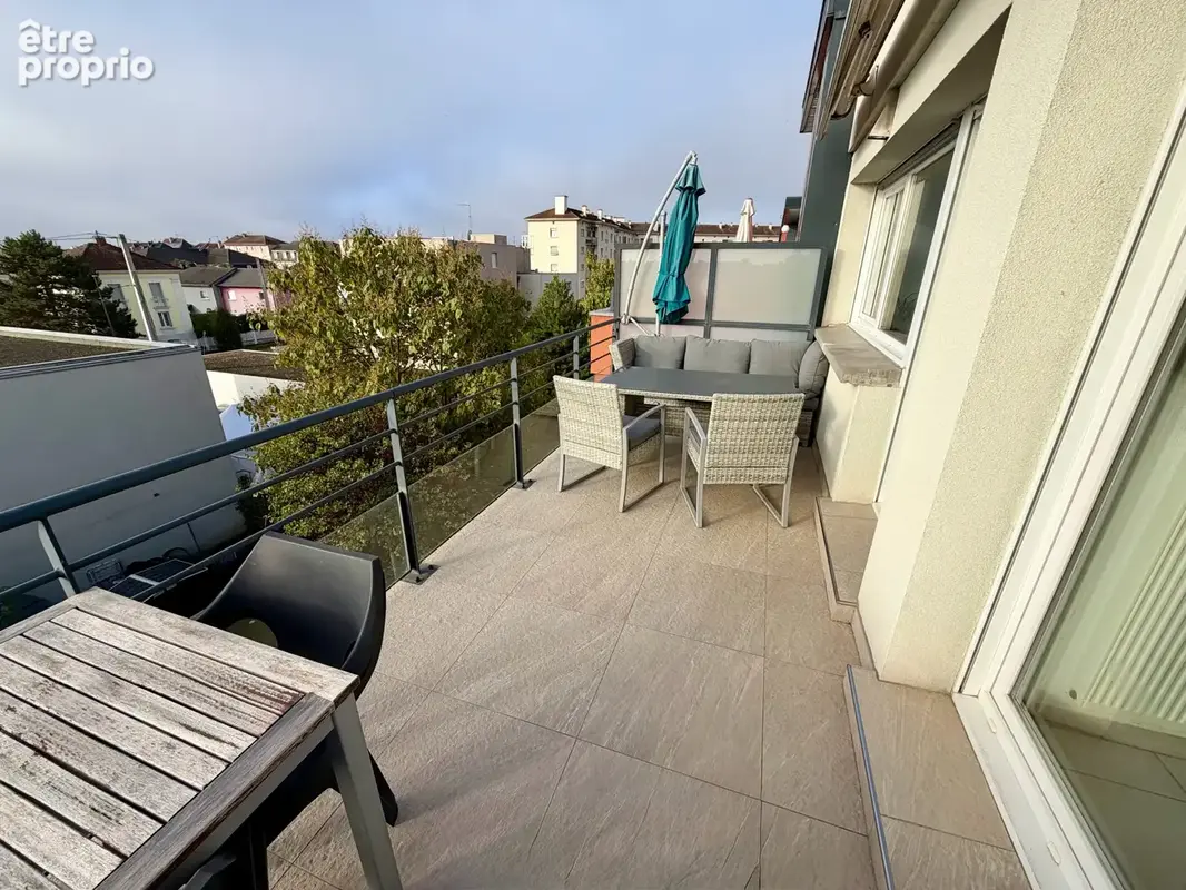 Appartement 3 pièces avec terrasse, vue dégagée, garage et parking privatif - photo 5