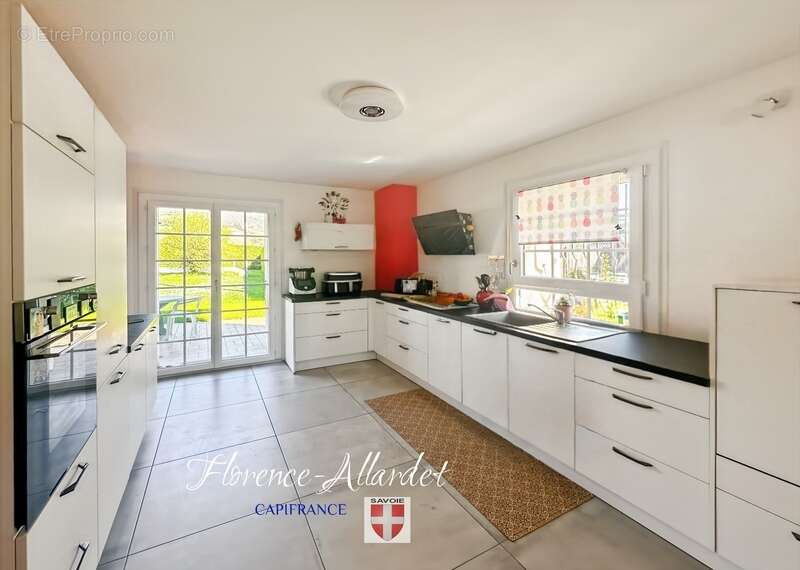 Maison à SAINT-JEOIRE-PRIEURE