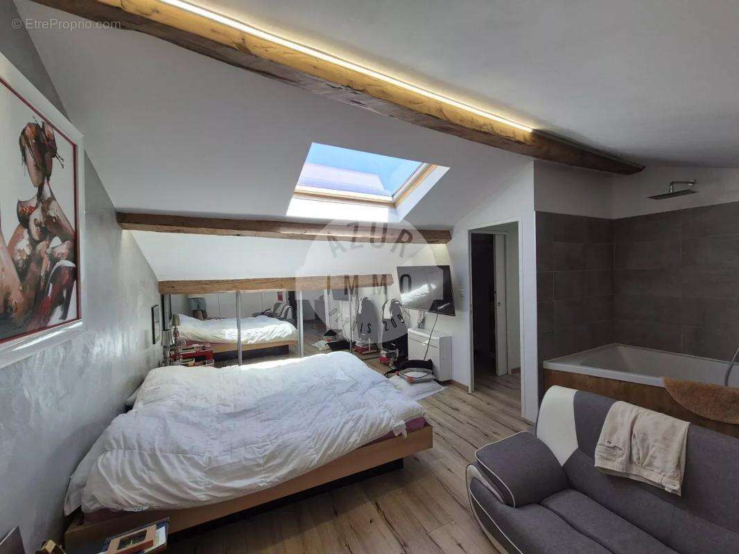 Appartement à ROQUEVAIRE