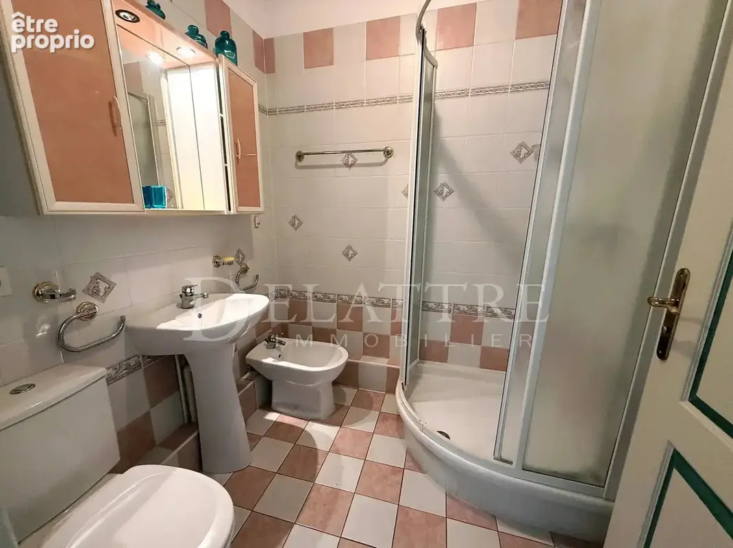 En dernier étage spacieux 4 pièces d’angle avec 2 terrasses - Proche centre-ville - photo 13