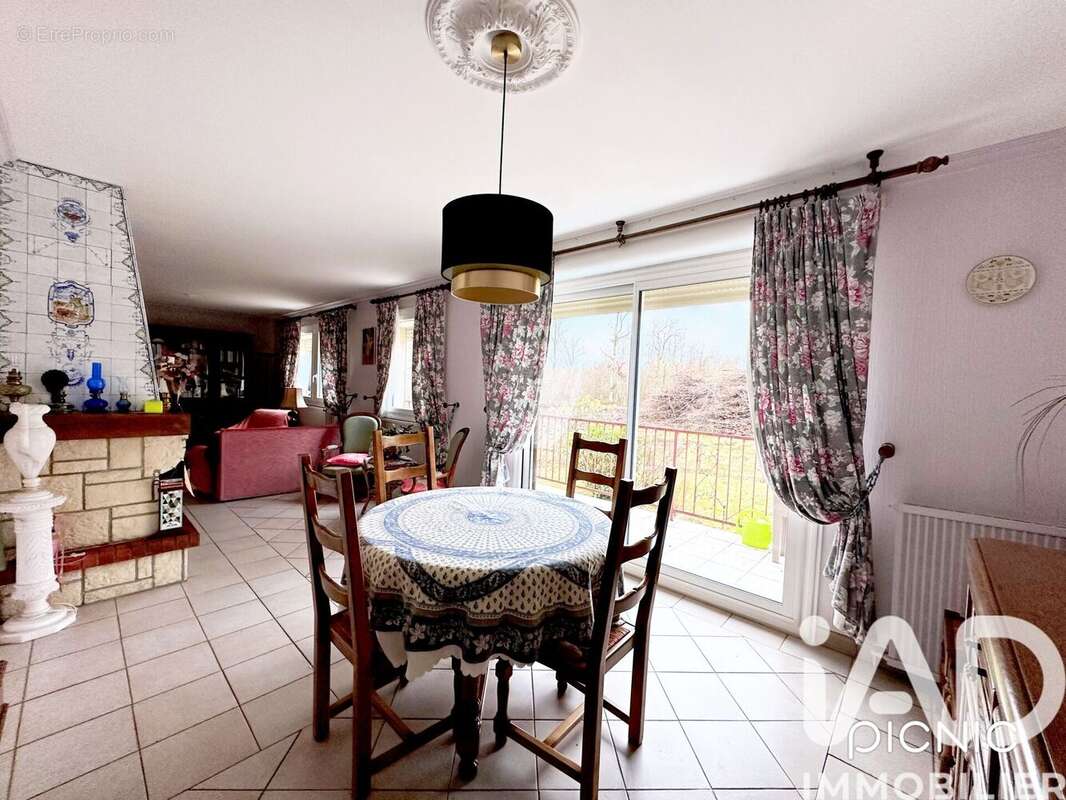 Photo 3 - Maison à NOGENT-SUR-VERNISSON