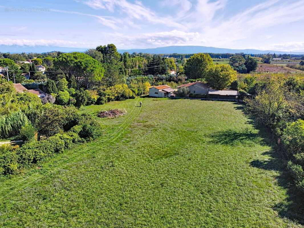 Terrain à CHATEAUNEUF-DE-GADAGNE