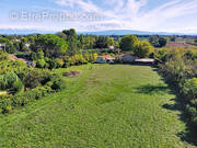 Terrain à CHATEAUNEUF-DE-GADAGNE