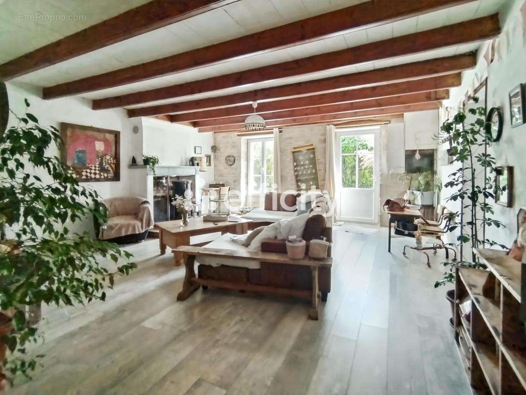 Maison à LE GUE-D'ALLERE