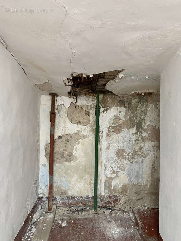 Maison à SAINT-LAURENT-DE-CERDANS