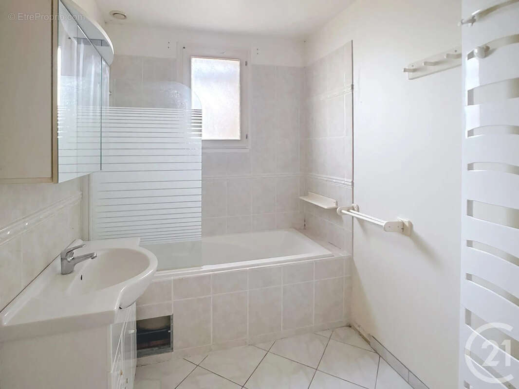 Maison à TALMONTIERS