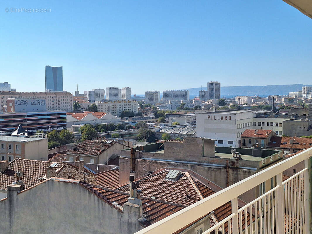 BEL APPARTEMENT  T1 loué, rénové avec balcon plein SUD secteur BON SECOURS 14e - photo 2