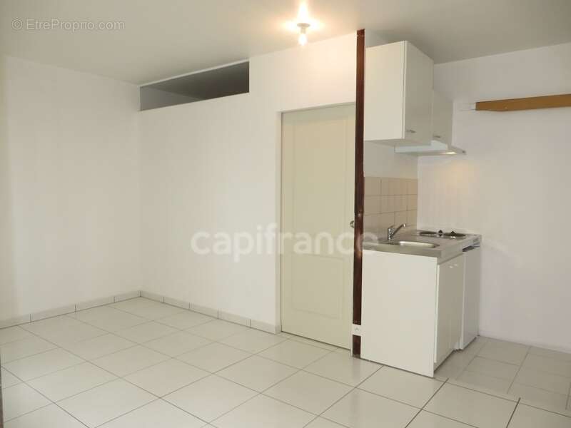 Un lot de 4 appartements à vendre sur SAUJON (17) - Centre ville - photo 4