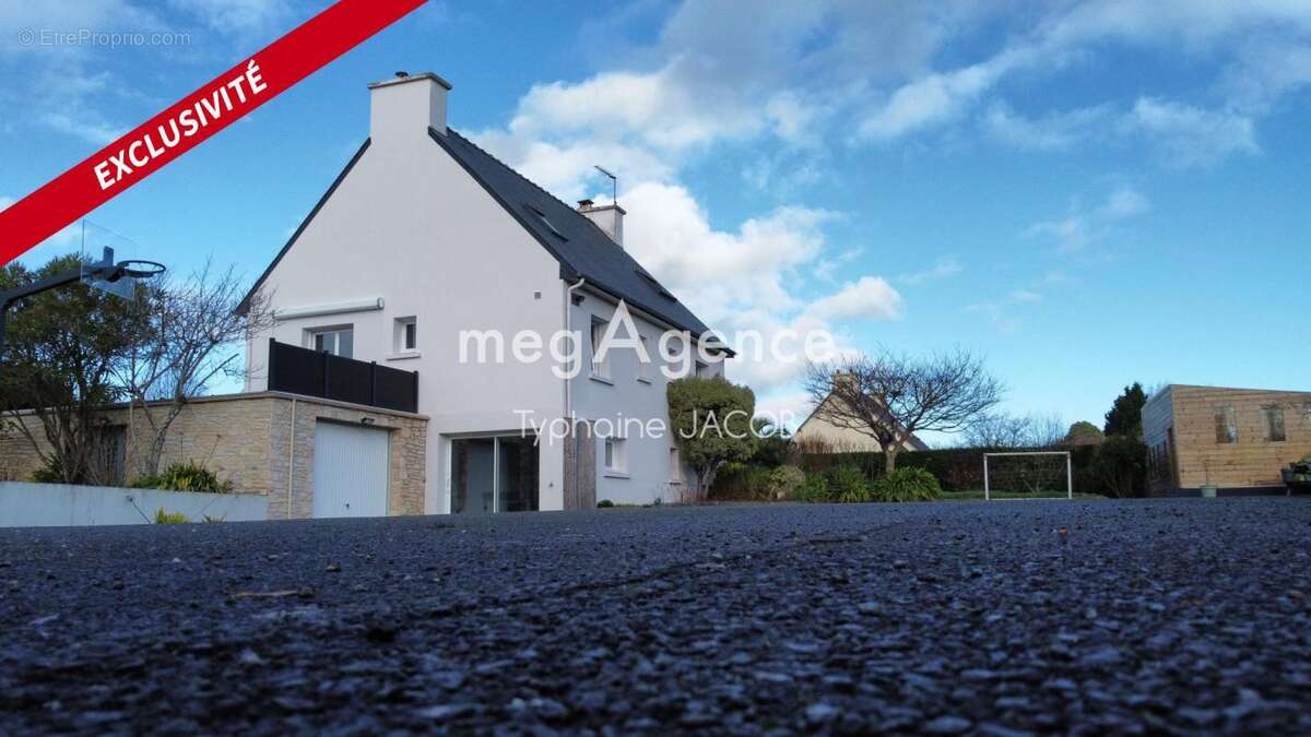 Maison à PLOURIVO
