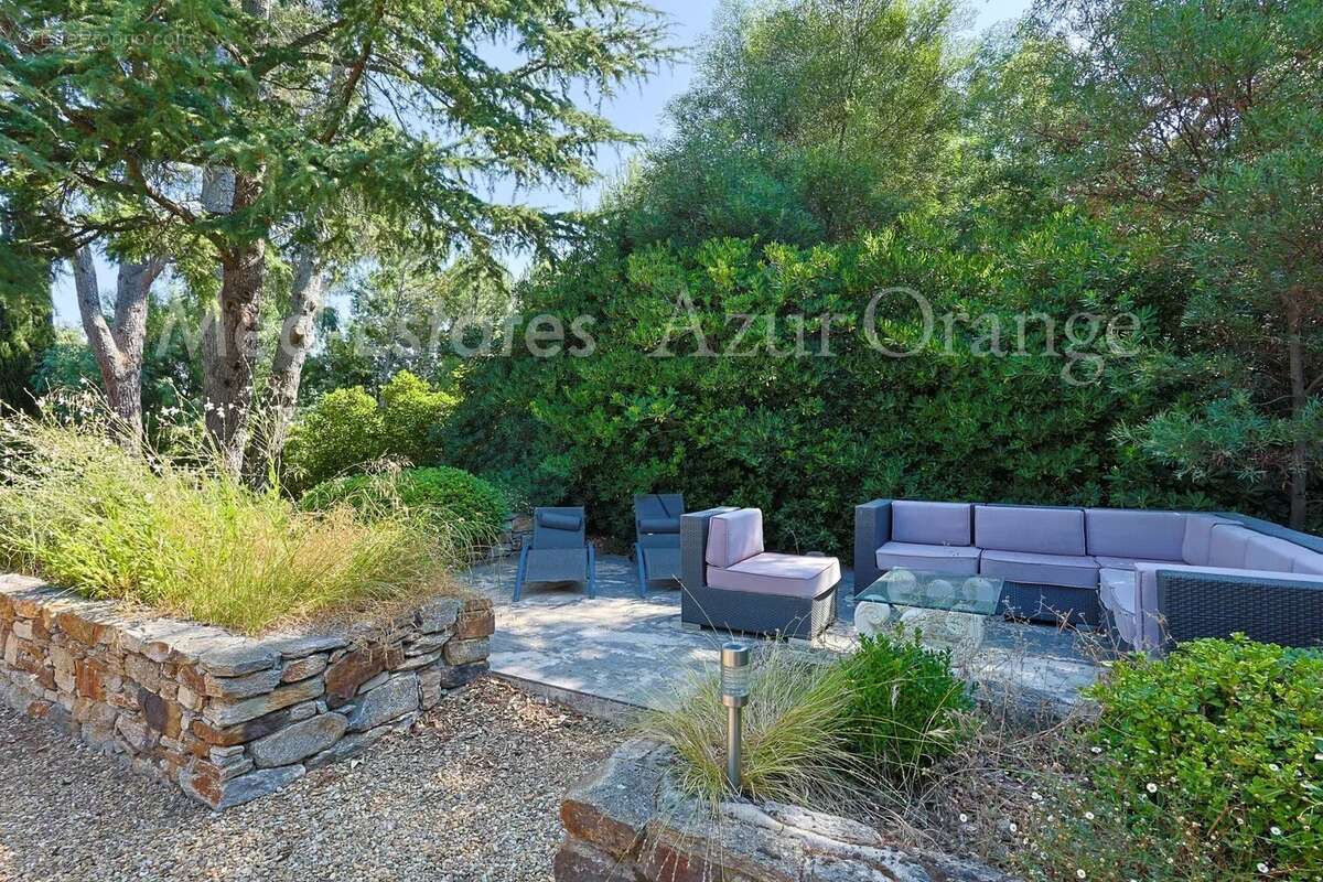 Maison à PLAN-DE-LA-TOUR