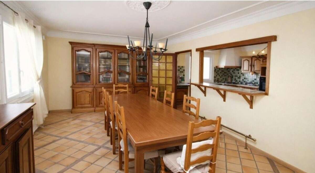 Maison 366 m² à Cornillon  - photo 6
