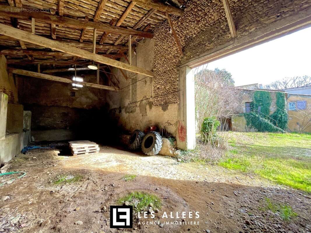 Maison à LES GRANGES-GONTARDES