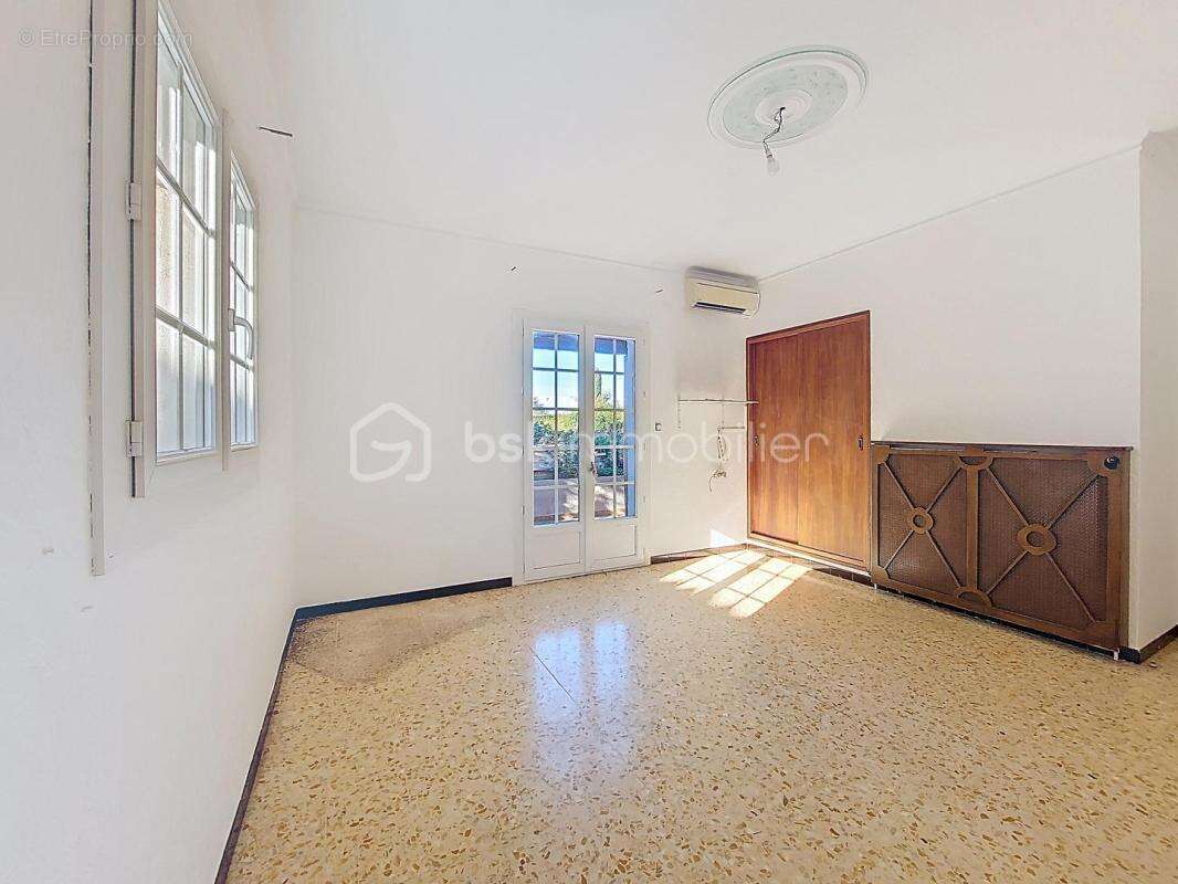 Maison à SIX-FOURS-LES-PLAGES