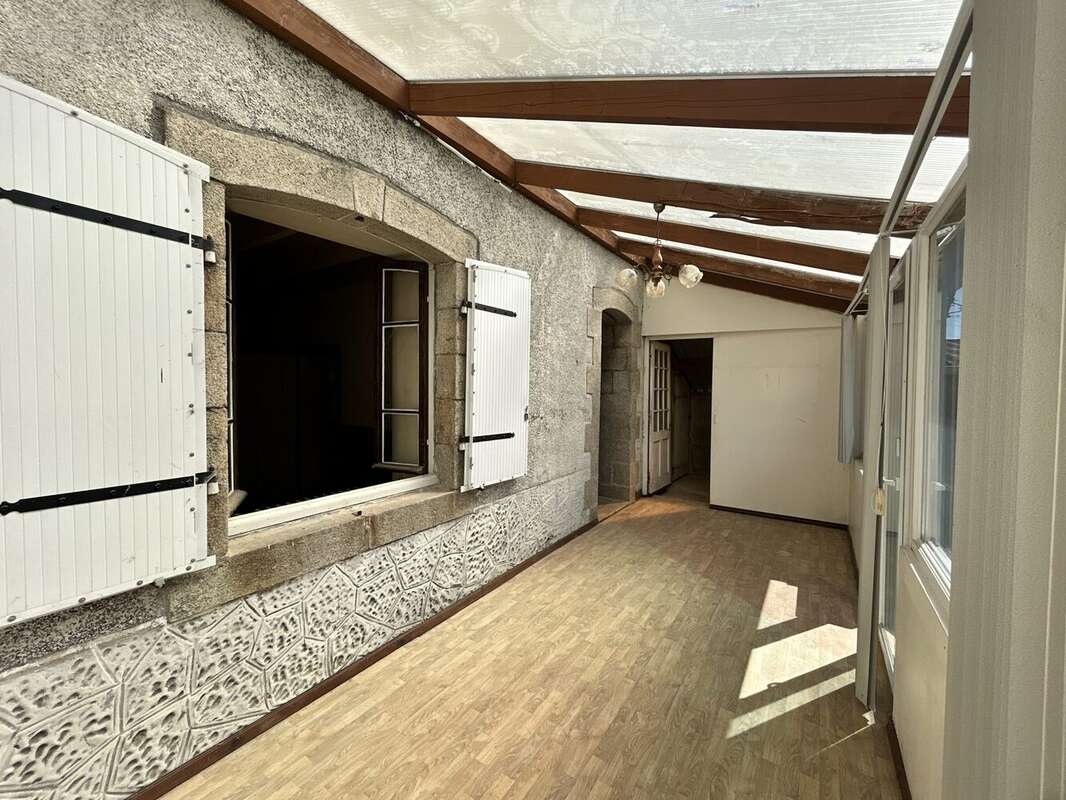 Maison à KERLOUAN