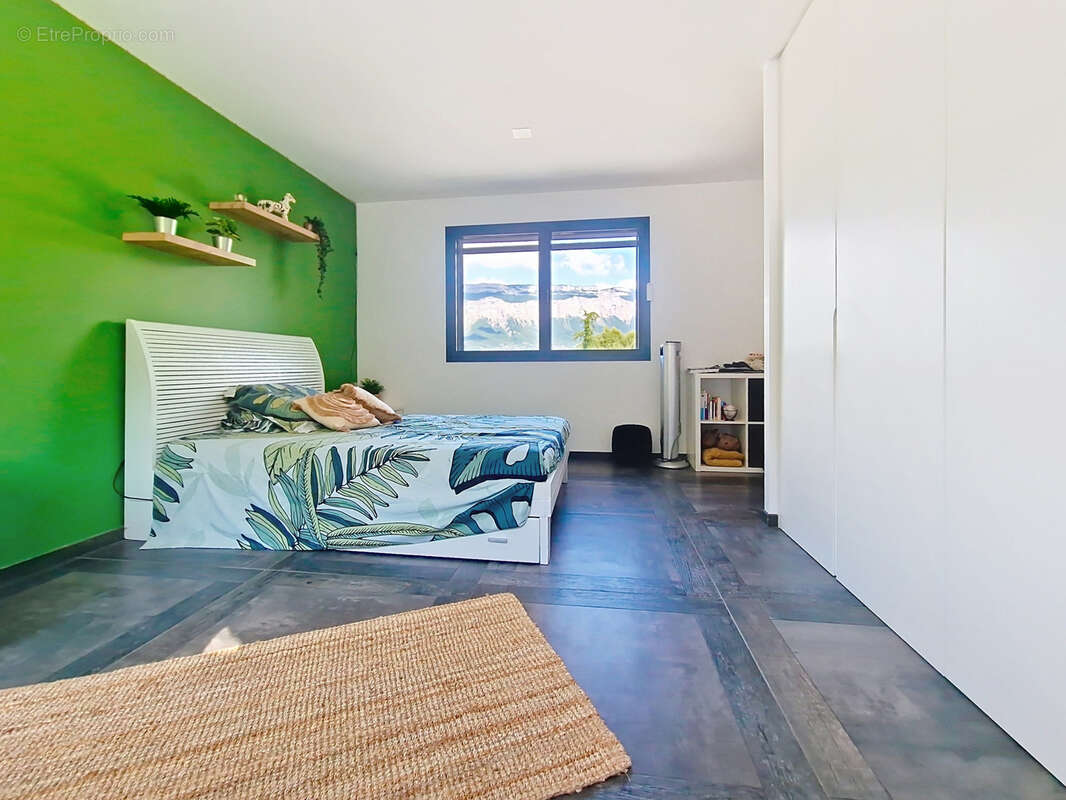 Appartement à GIERES