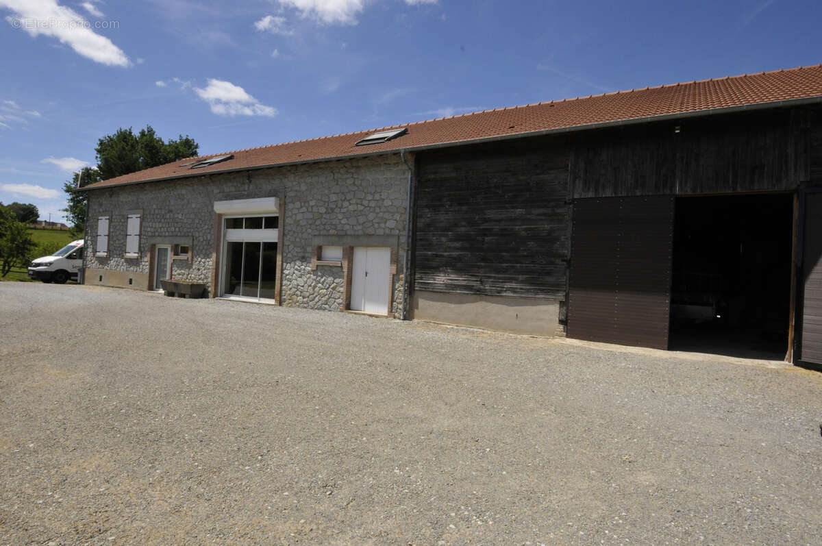 Maison à SAINT-HILAIRE-BONNEVAL
