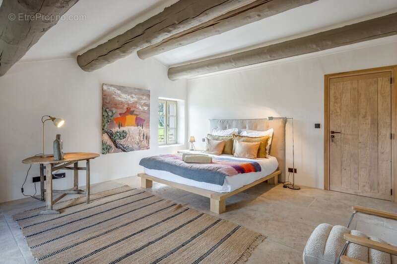 Maison à SAINT-SATURNIN-LES-APT